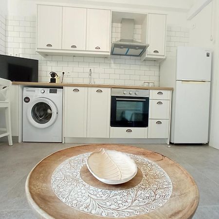 Summer Feel Suites Poros Town Exterior photo